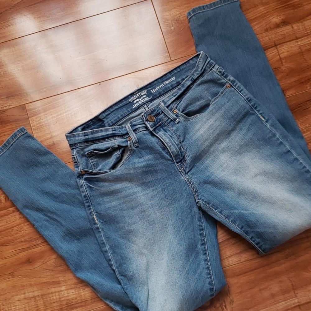 Levi Modern Skinny jeans 27W 32L